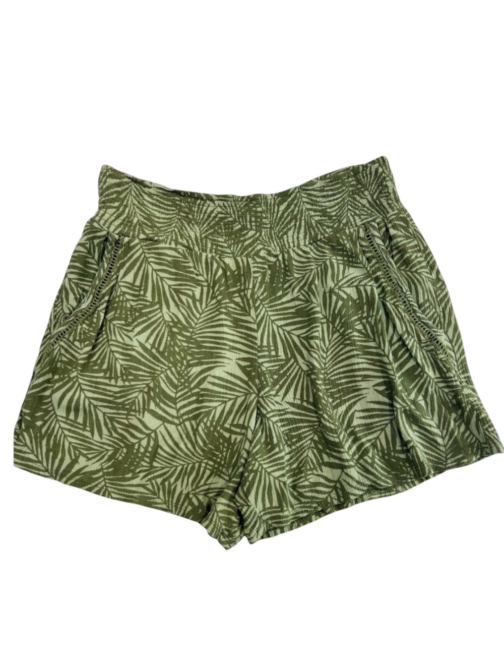 Three Dots Contrasting Sage Green Leaf Print Women's Rayon Shorts size L